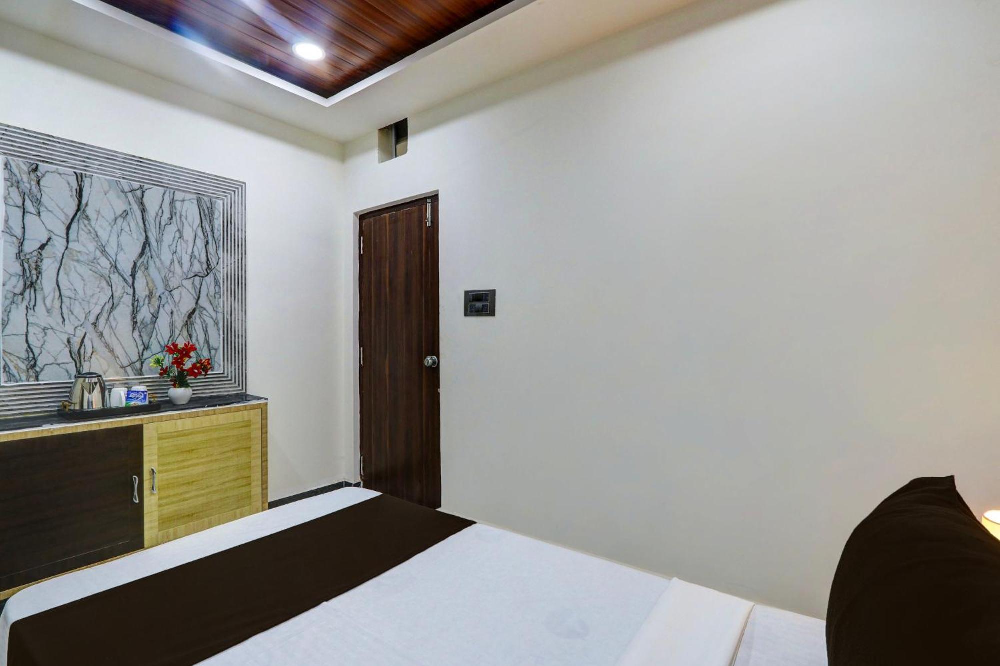 Hotel Super Collection O Gachibowli Phase 2 Near Isb Exterior foto