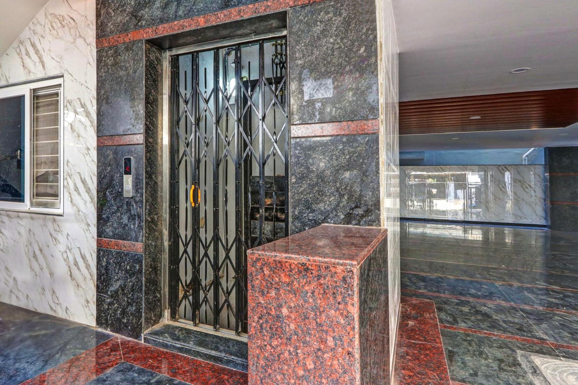 Hotel Super Collection O Gachibowli Phase 2 Near Isb Exterior foto